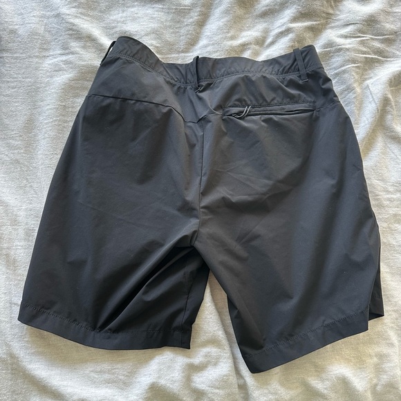 Banana Republic Athletic Shorts - Picture 3 of 4